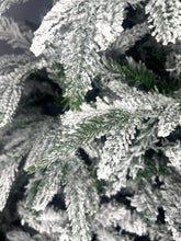 Cargar imagen en el visor de la galería, Arbol de Navidad modelo DH09-2 NEVADO (replegable)